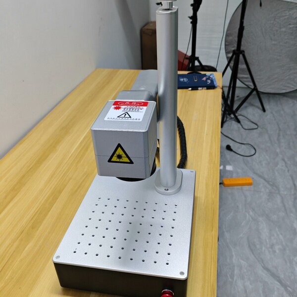 Macchina industriale per marca - Industrial Laser Engraving Machine For Metal recensione e prezzo