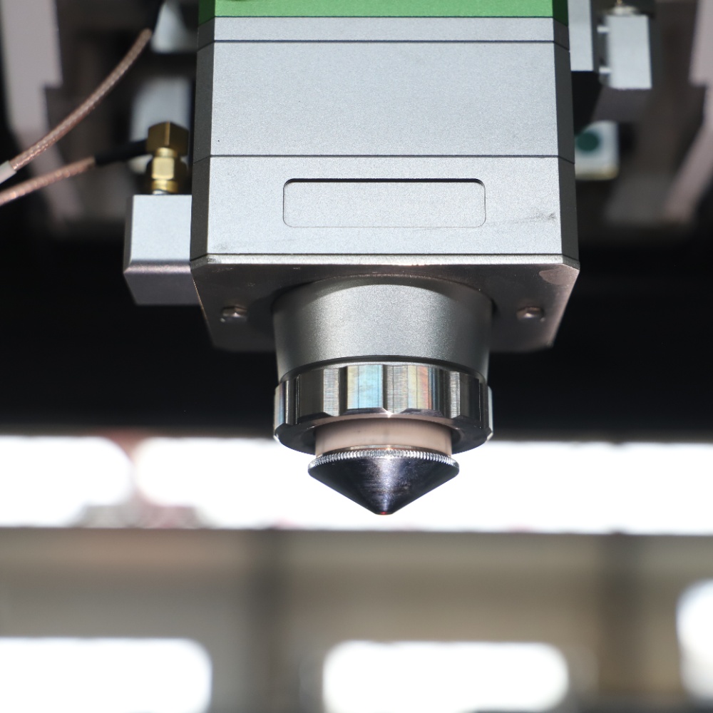 Macchina per Taglio Laser a Fi - Industrial Fiber Laser Cutting Machine recensione e prezzo
