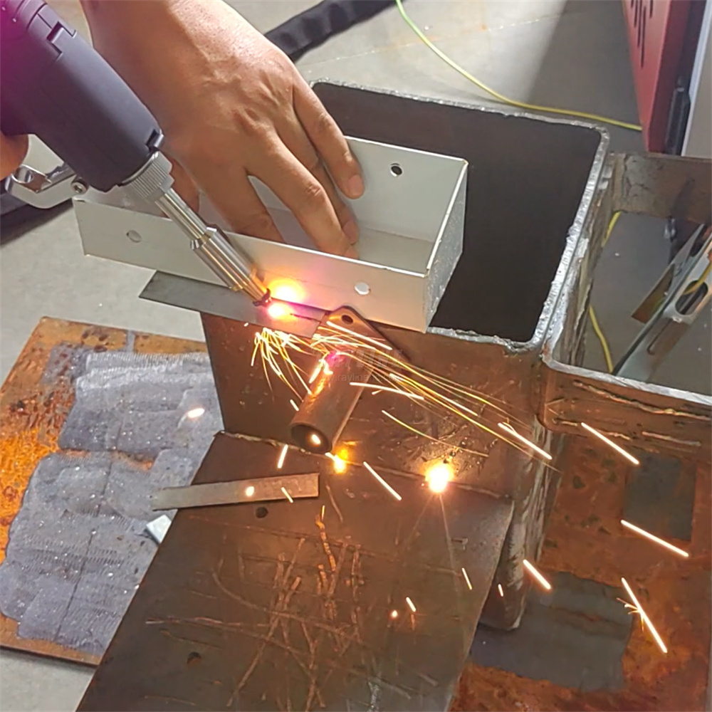 Nuovo stile Mini saldatore las - Industrial Laser Welding Machine recensione e prezzo